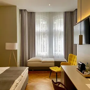 3* Hotel 38